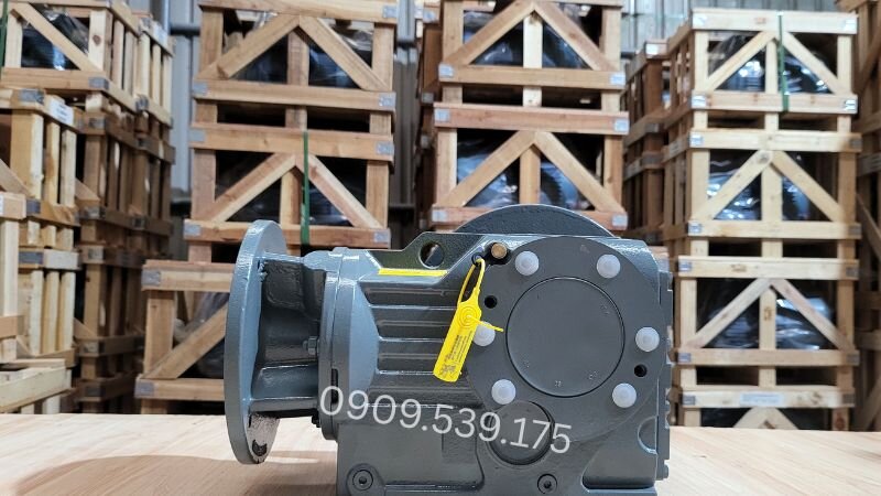 Hộp giảm tốc tải nặng trục vuông góc K cốt âm