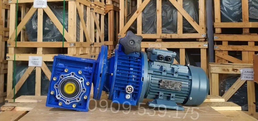 Hộp giảm tốc 2 cấp được phân thành nhiều loại như Cycloid, ZQ, điều tốc cơ UDL,...