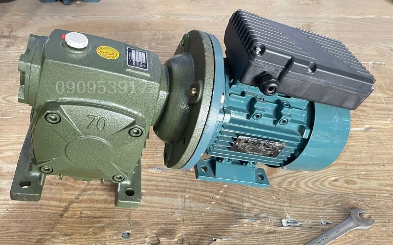 Lưu ý khi lắp hộp giảm tốc trục vít với động cơ điện 1 pha