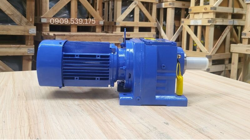 Chọn công suất motor điện phù hợp với hợp giảm tốc
