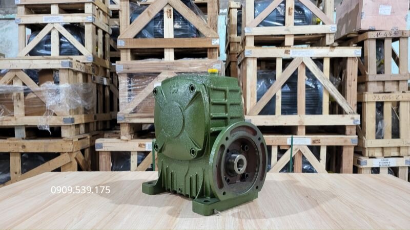 Mặt bích cốt âm của hộp giảm tốc WPDA cho phép lắp trực tiếp với động cơ điện mặt bích