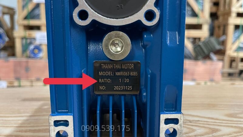 Xác định tỷ số truyền để tính tốc độ đầu ra của hộp giảm tốc